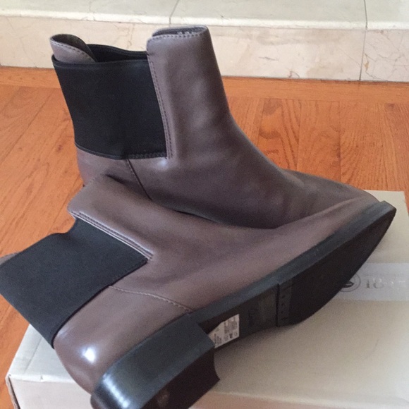 Clark’s boots leather $298 - Picture 3 of 3